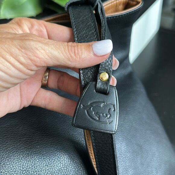 Genuine leather like new reversible black/tan shoulder tote soft luxurious - Picture 9 of 11